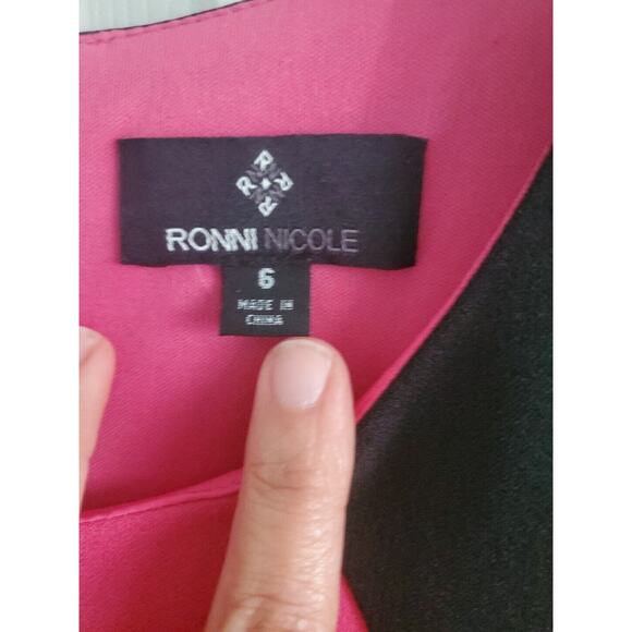 Excellent Ronni Nicole Dress A-Line, Sheath Colorblock Size 6, Designer, Woman - Picture 2 of 6